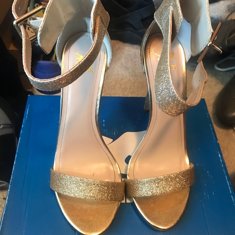 Shoes - Picture 2 of 2